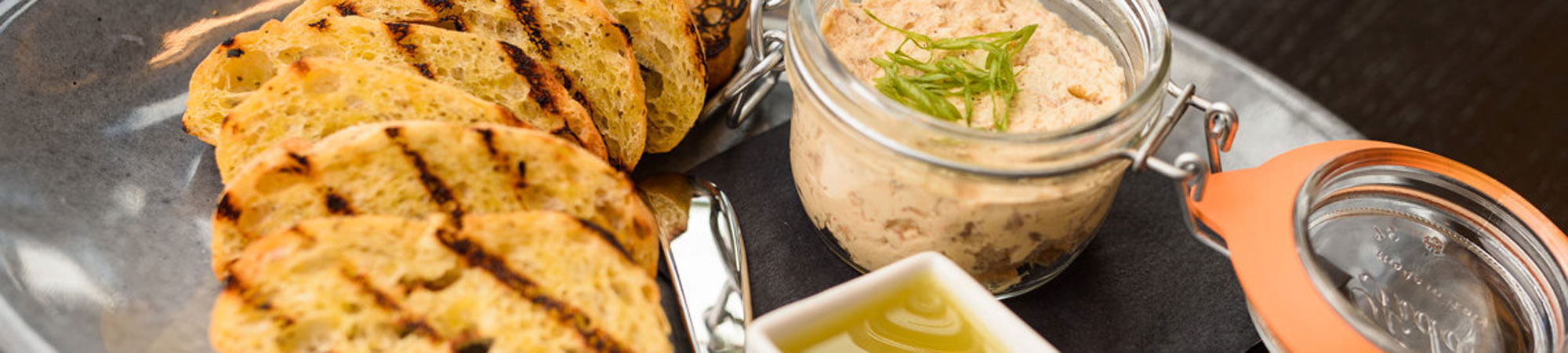 baton rouge bread and dip plate